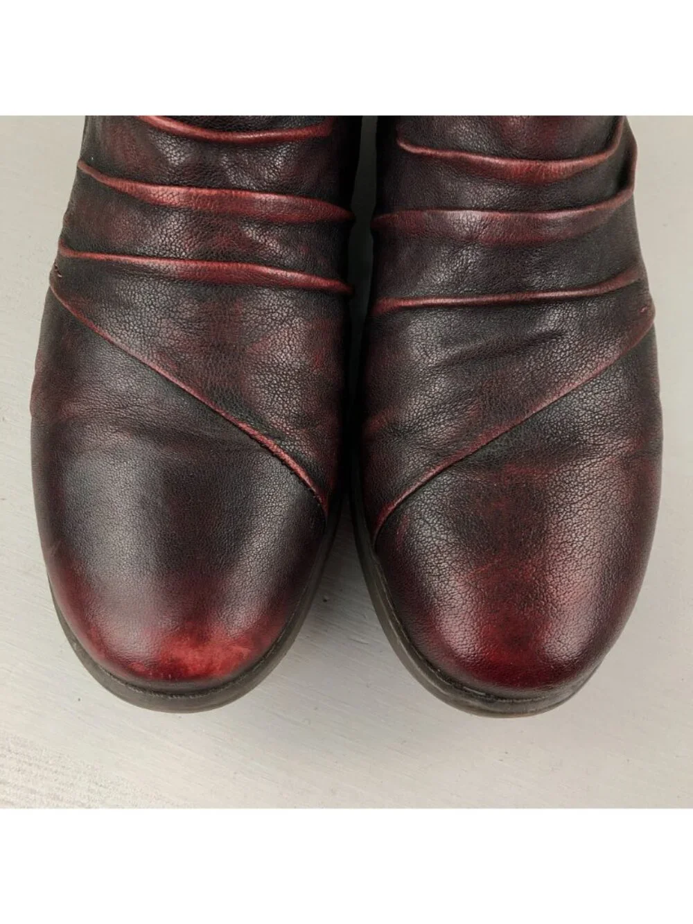 Earth Women's Size 10B Ronan Garnet Red Leather Side Zip Ruched Ankle Boots